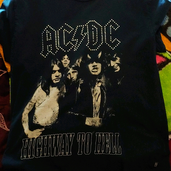 T-shirt - Picture 1 of 2